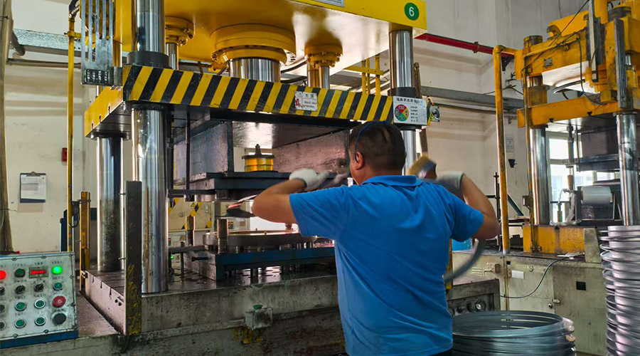 金環(huán)電器的滾筒干衣機如何適應(yīng)游艇、輪船等特殊海洋環(huán)境，確保高安全性和穩(wěn)定性？